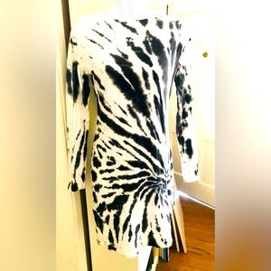 MissGuided long-sleeve, black & white tie-dye, bodycon dress.
